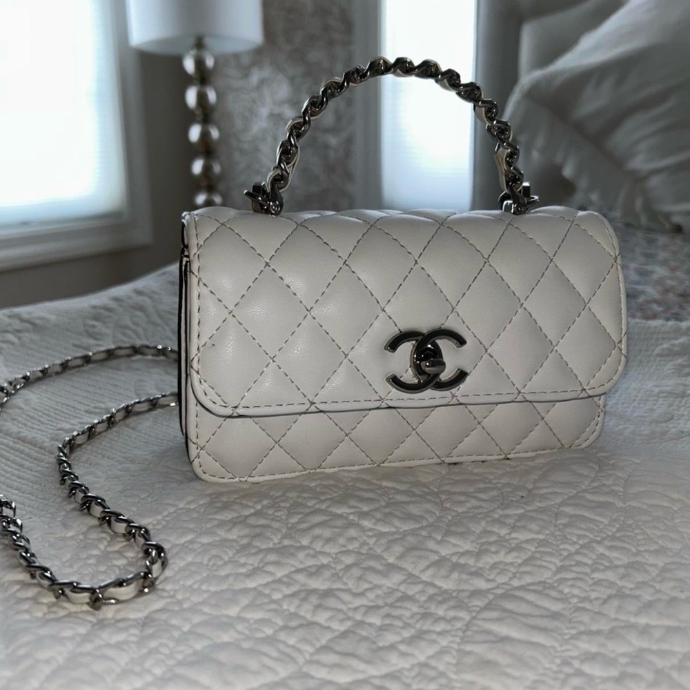 Quilted Mini Trendy CC Wallet On Chain WOC White with Silver Accents - Picture 2 of 4